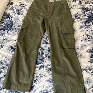 Abercrombie and Fitch Relaxed Cargo Pants- Olive Green,  Size 27 / 4